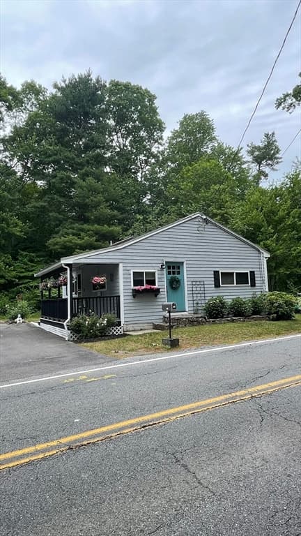 Single Family Residence at 171 Mill St, Raynham MA 02767, Raynham, photo 5 of 16