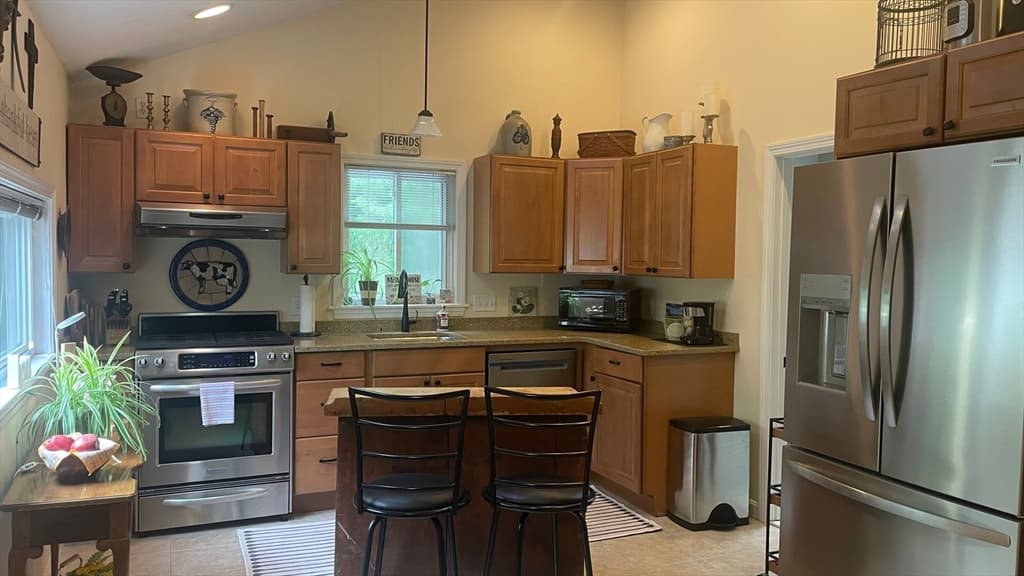 Single Family Residence at 171 Mill St, Raynham MA 02767, Raynham, photo 9 of 16