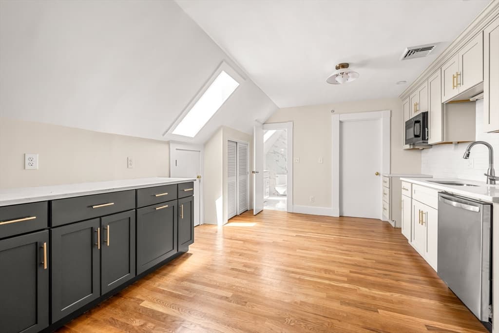 Condominium at 18 Loring Avenue # 3, Salem MA 01970, photo 6 of 22
