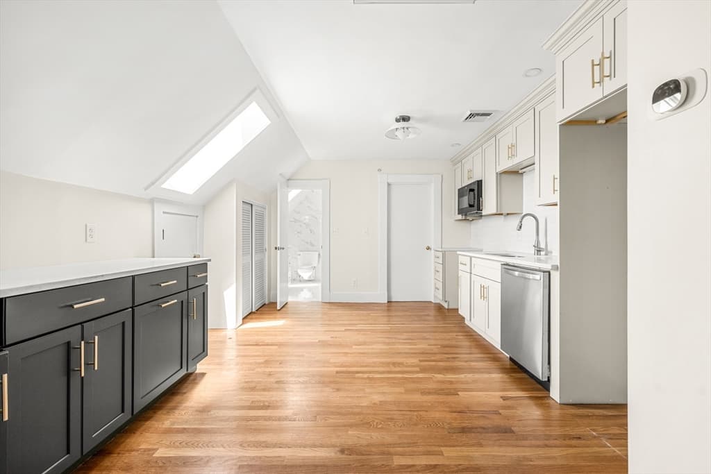Condominium at 18 Loring Avenue # 3, Salem MA 01970, photo 8 of 22
