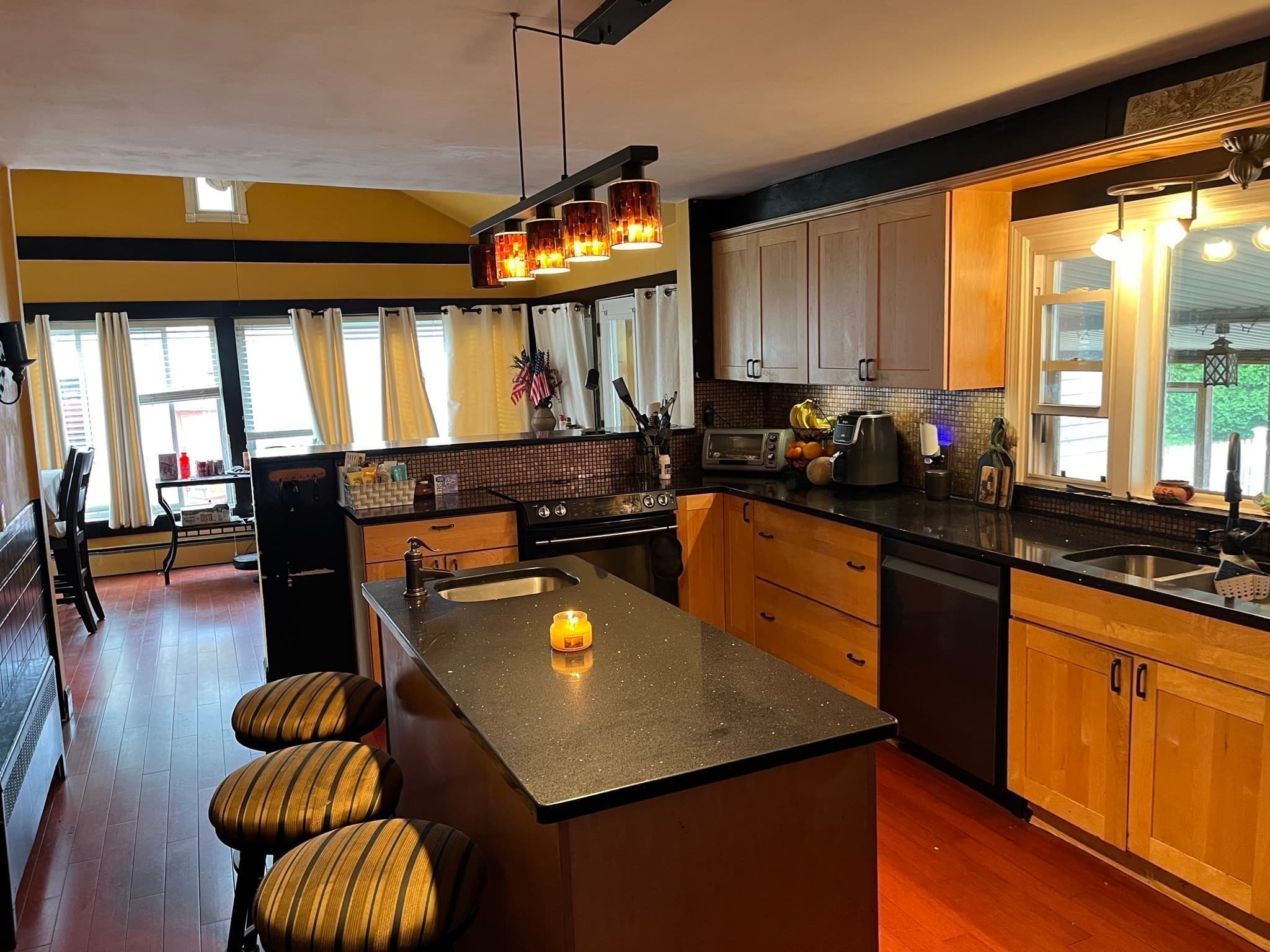 Single Family Residence at 36 Duxbury St, Providence RI 02909, Providence, photo 11 of 22