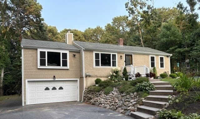 35 Braeburn Ct, Falmouth MA 02536