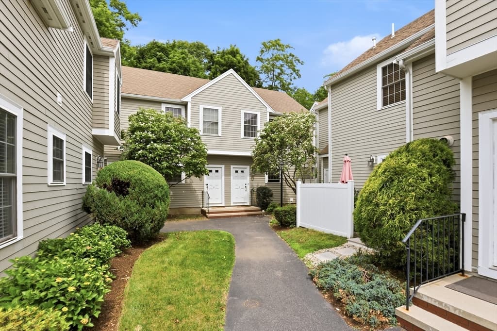 Condominium at 11 Brookside Rd # 3, Braintree MA 02184, photo 26 of 26