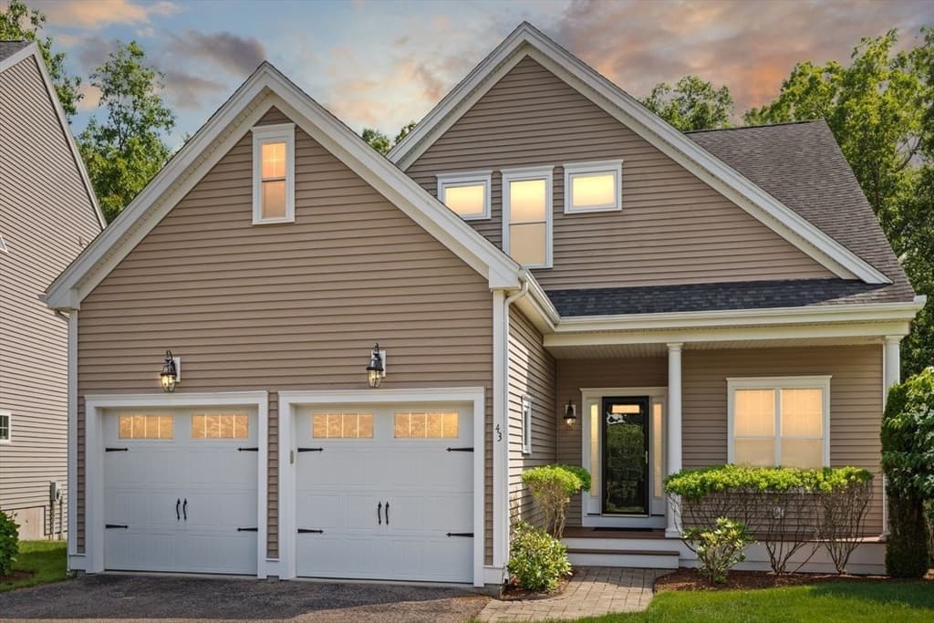 43 Winterberry Ln, Easton MA 02356