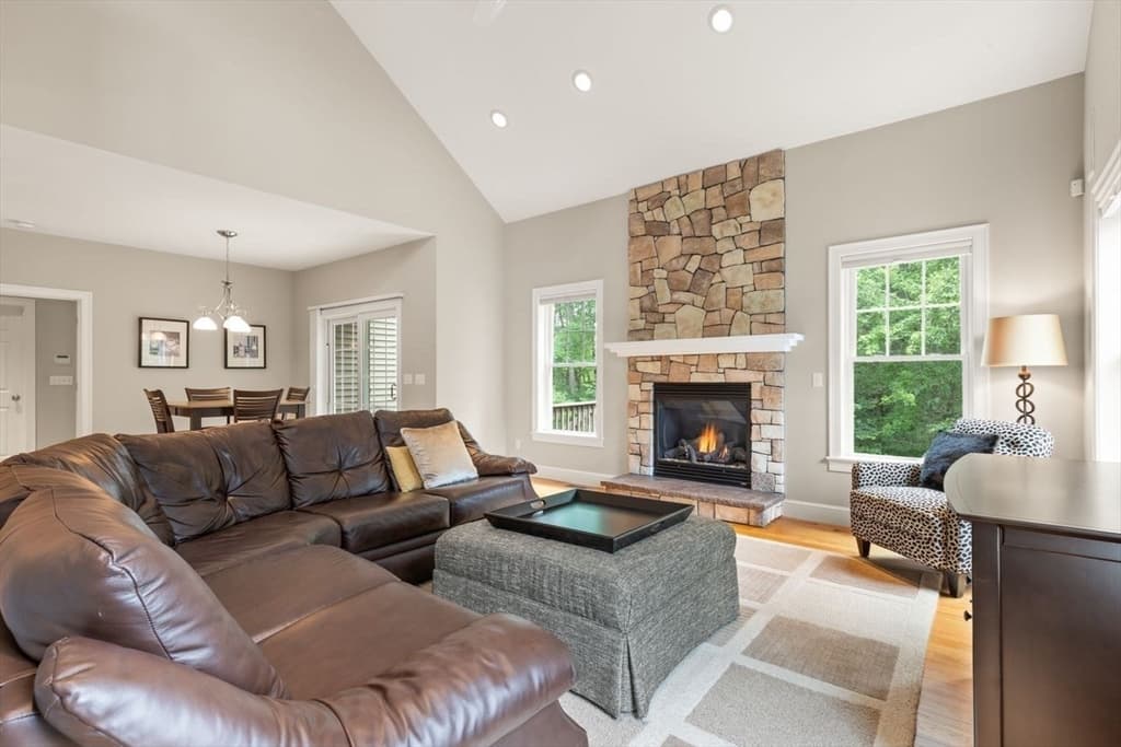 43 Winterberry Ln, Easton MA 02356 photo 8