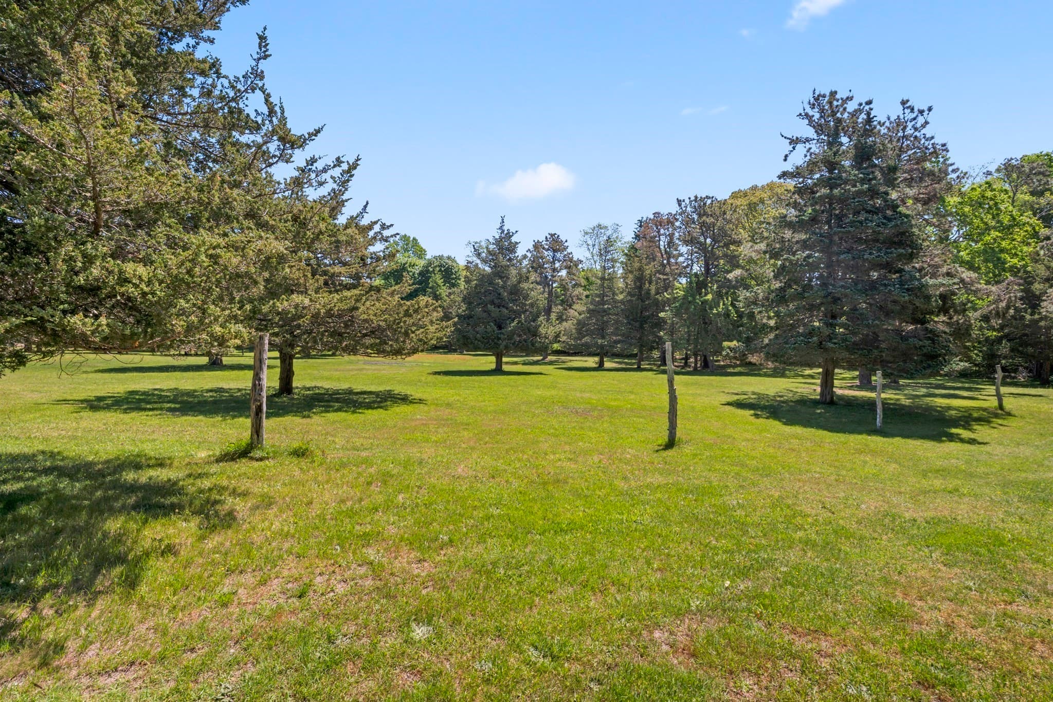 Residential at 23 Onkokemmy Road, West Tisbury MA 02575, photo 6 of 9