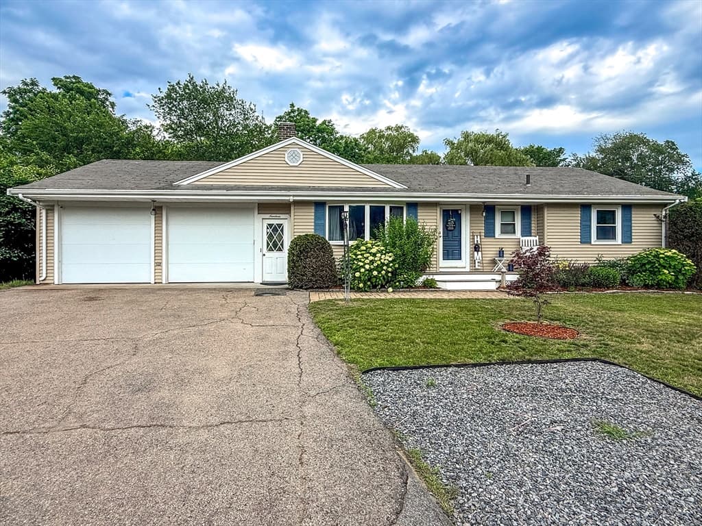 19 Hawthorne Rd, Ashland MA 01721