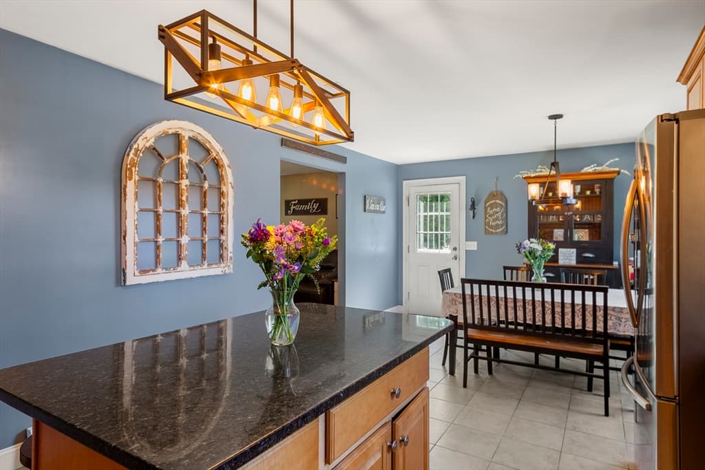 Condominium at 583 Plymouth St # 583, Middleboro MA 02346, photo 11 of 35