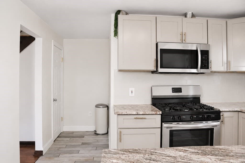 3 Family at 461 Montello St, Brockton MA 02301, photo 5 of 30