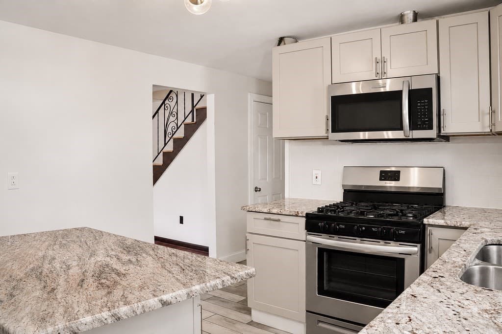 3 Family at 461 Montello St, Brockton MA 02301, photo 4 of 30