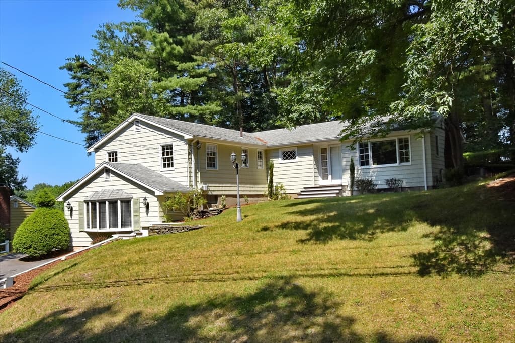39 Winona Street, Peabody MA 01960 photo 2