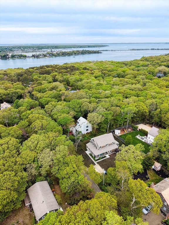 28 Grovedale Road, Oak Bluffs MA 02568 photo 4