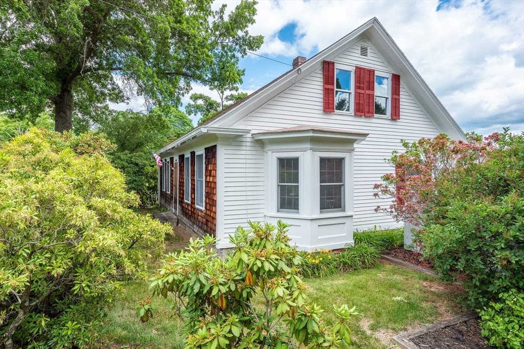 Single Family Residence at 1450 S East St, Amherst MA 01002, Amherst, photo 2 of 40