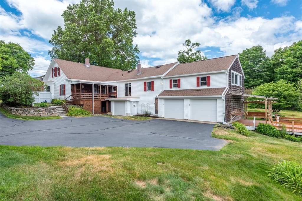 1450 S East St, Amherst MA 01002