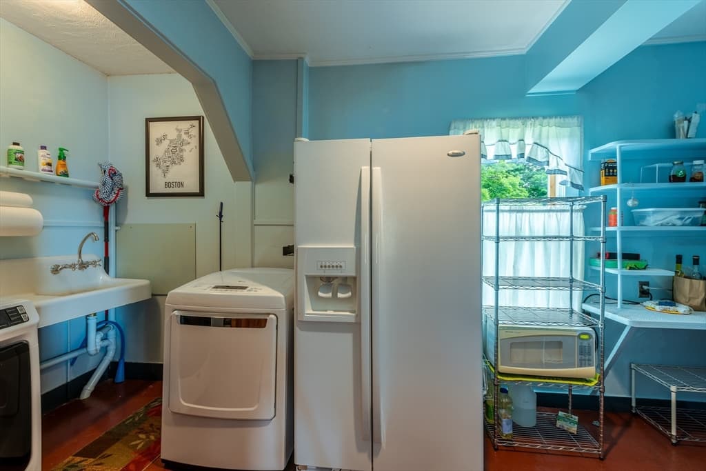 Single Family Residence at 1450 S East St, Amherst MA 01002, Amherst, photo 10 of 40