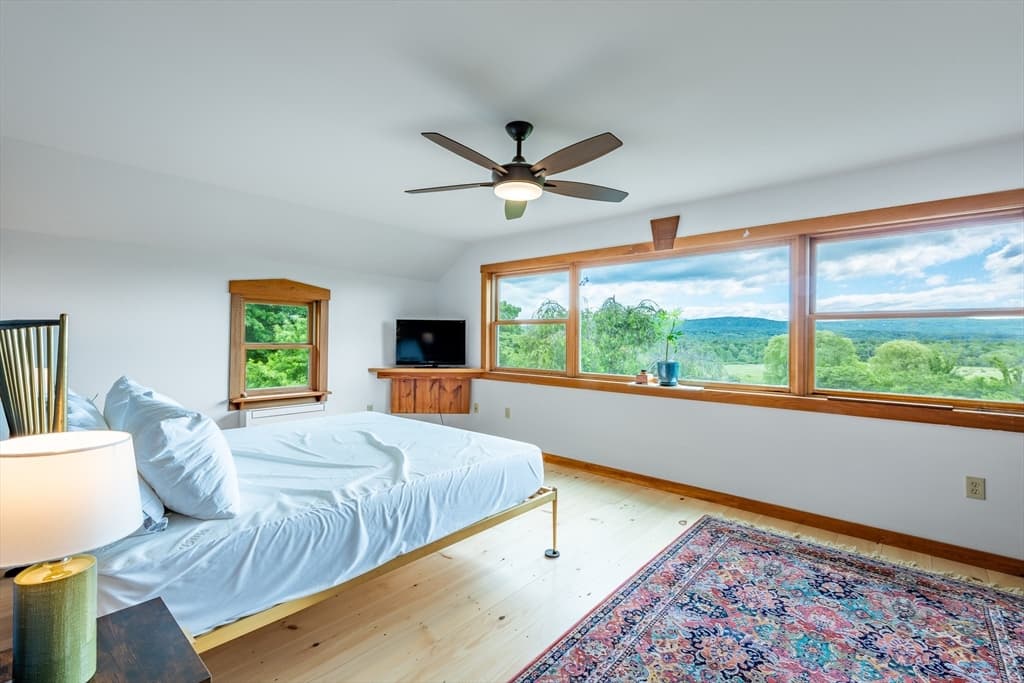 Single Family Residence at 1450 S East St, Amherst MA 01002, Amherst, photo 11 of 40