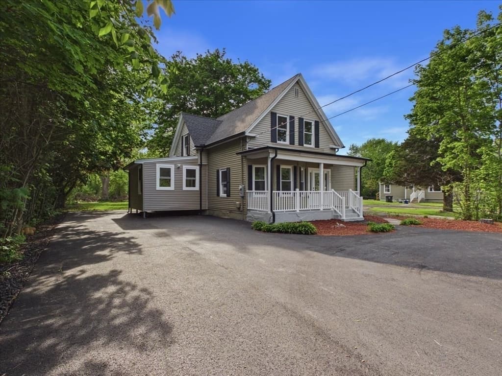 1544 Bridge St, Dracut MA 01826 photo 2
