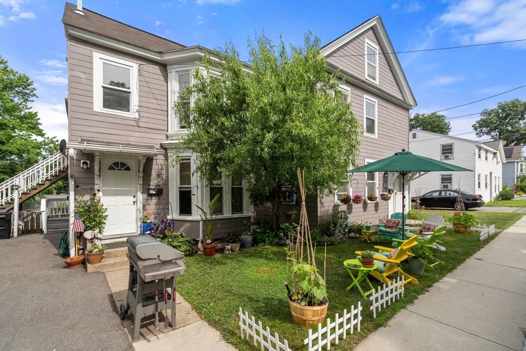 48 Pleasant St, Ayer MA 01432