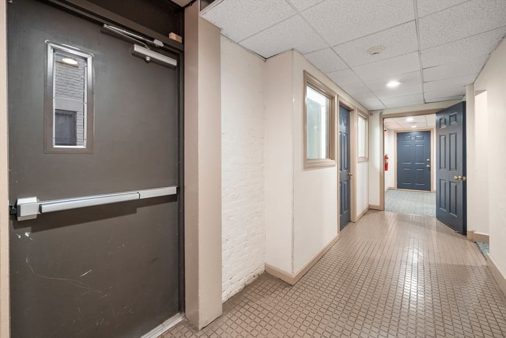 Condominium at 30 Peterborough # H, Boston MA 02215, photo 22 of 34
