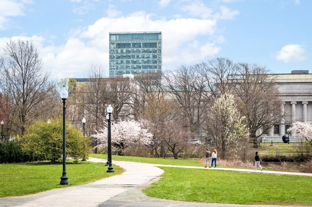 Condominium at 30 Peterborough # H, Boston MA 02215, photo 33 of 34