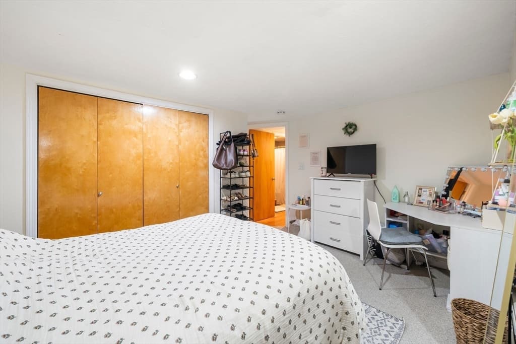 Condominium at 30 Peterborough # H, Boston MA 02215, photo 11 of 34