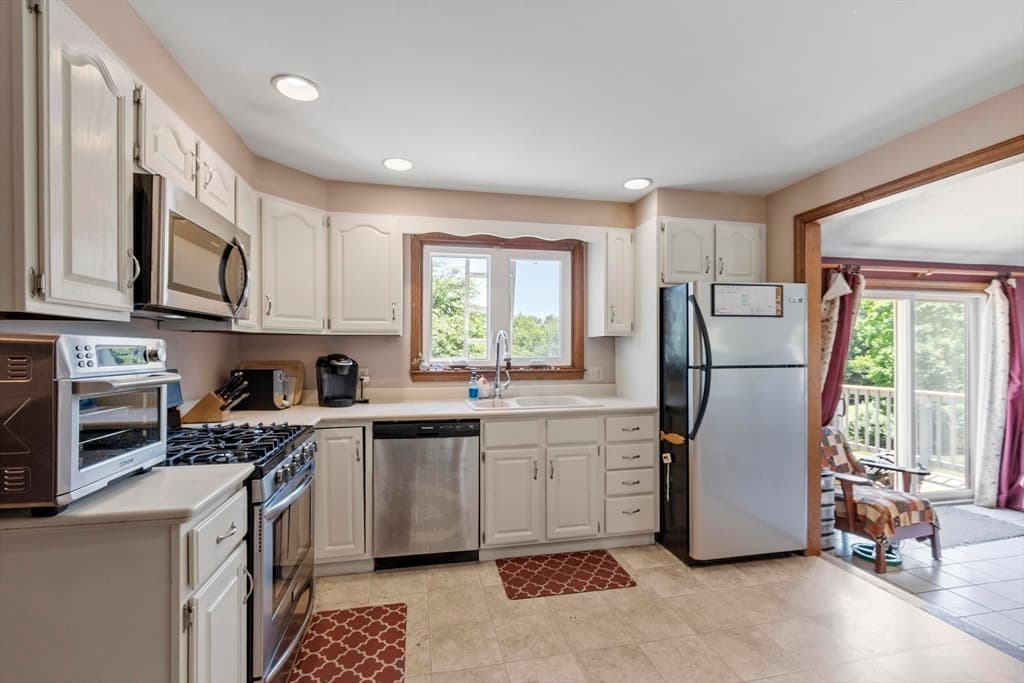 Single Family Residence at 515 Prospect St., West Boylston MA 01583, photo 4 of 27