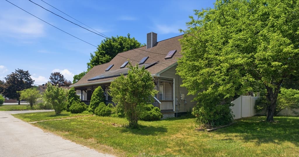 Single Family Residence at 15 Legion Way, Northbridge MA 01534, Northbridge, photo 3 of 27