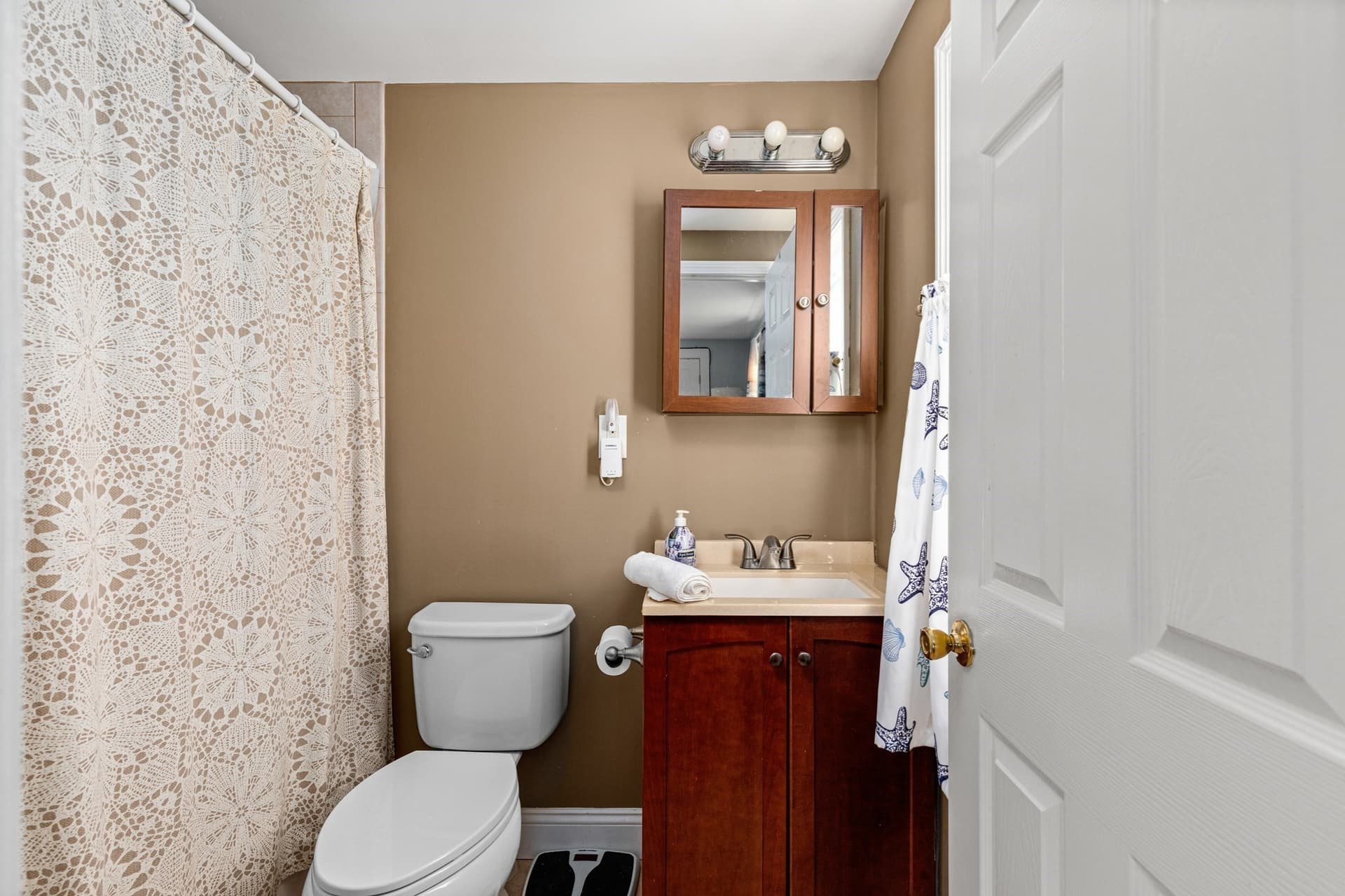 Single Family Residence at 46 Pawkannawkut Dr, Yarmouth MA 02664, photo 14 of 26