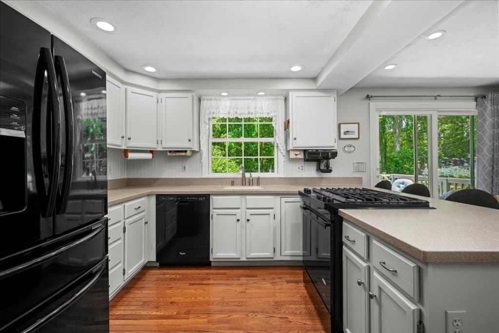108 Marston Ave, Barnstable MA 02647 photo 5