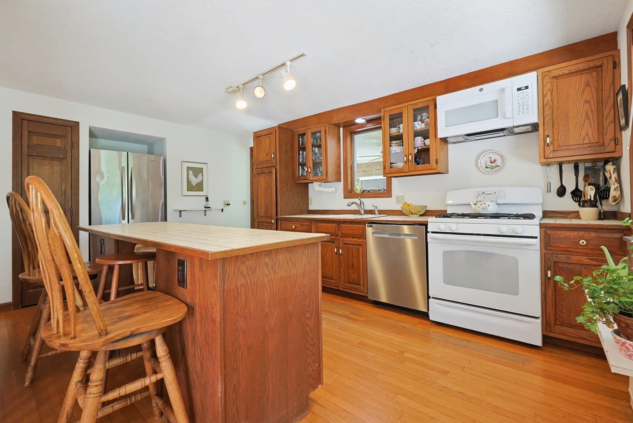 Single Family Residence at 1775 Drift Rd, Westport MA 02790, Westport, photo 10 of 42