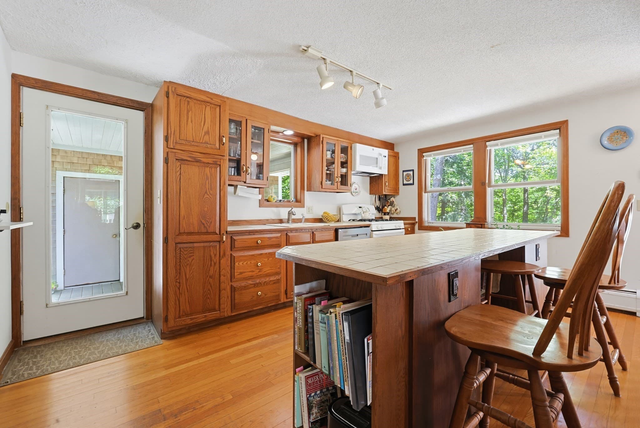 Single Family Residence at 1775 Drift Rd, Westport MA 02790, Westport, photo 15 of 42