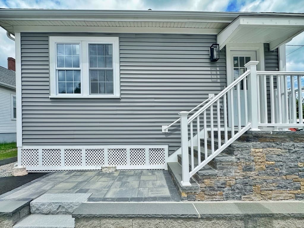 338 Sea St, Quincy MA 02169 photo 2