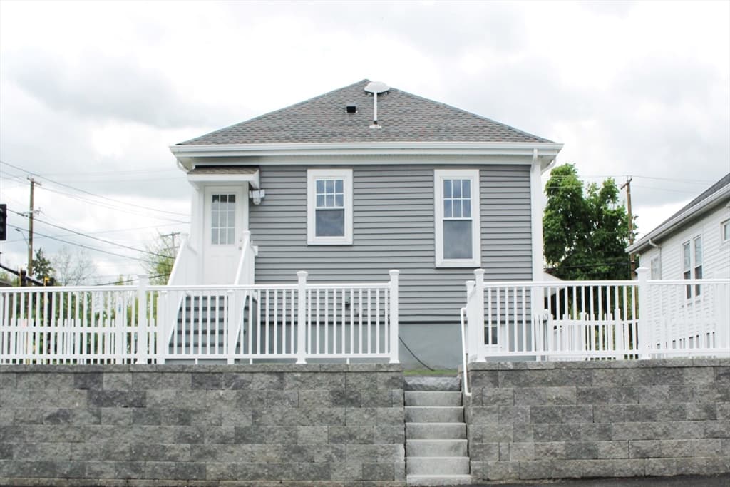 338 Sea St, Quincy MA 02169