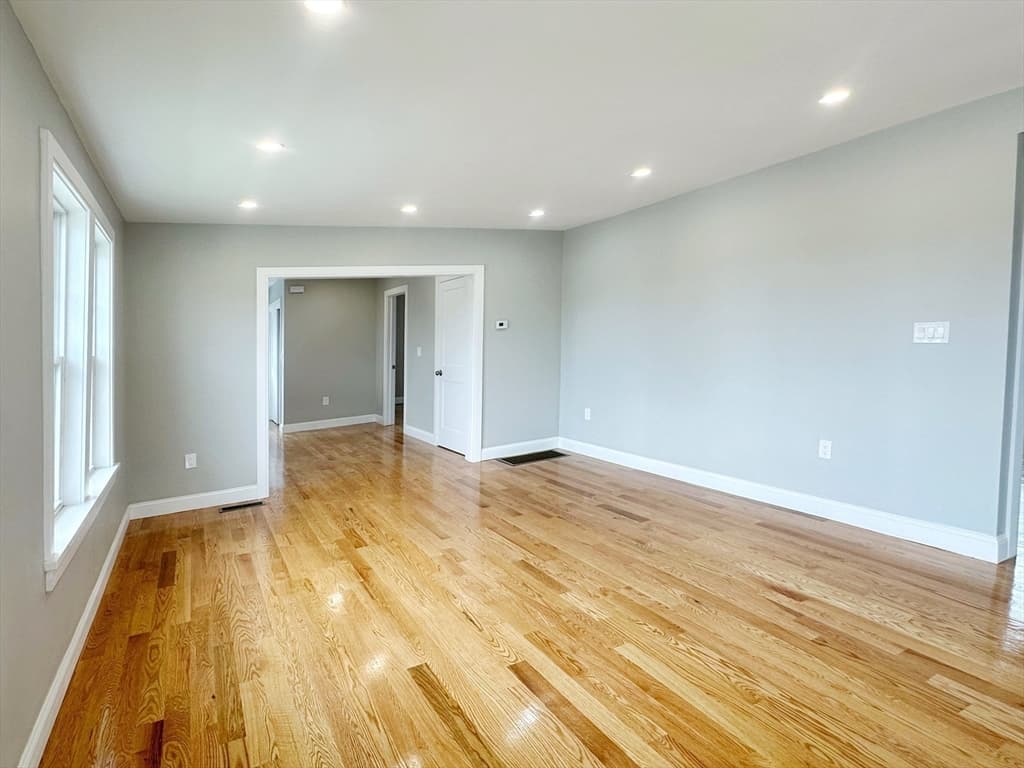 338 Sea St, Quincy MA 02169 photo 11