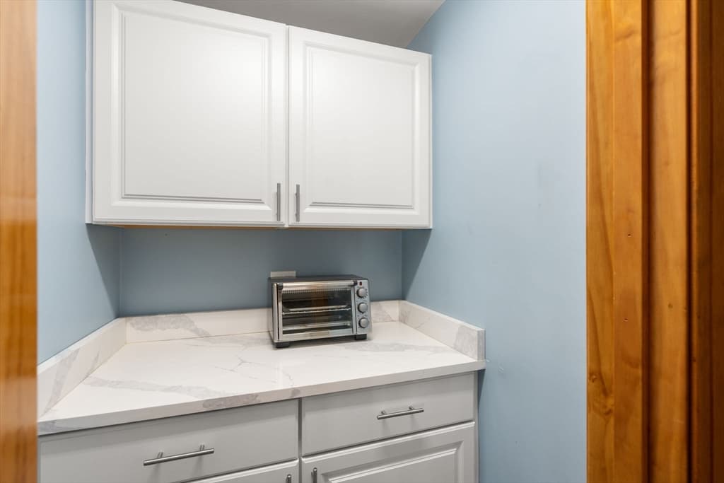 Single Family Residence at 105 Pine Ridge Rd, Medford MA 02155, Medford, photo 6 of 23