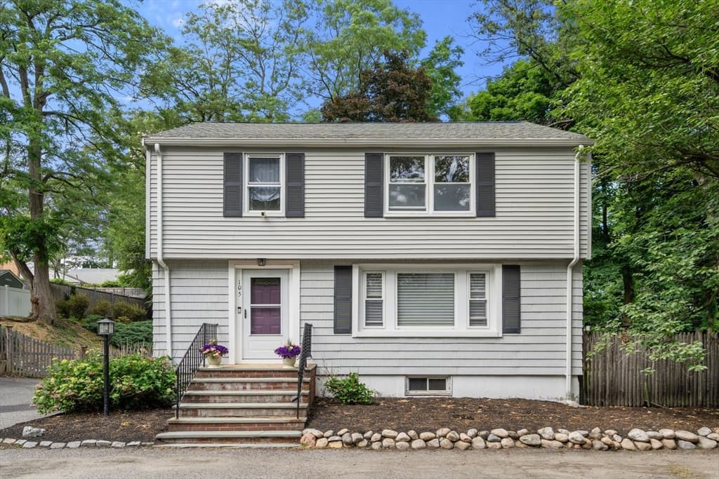 105 Pine Ridge Rd, Medford MA 02155