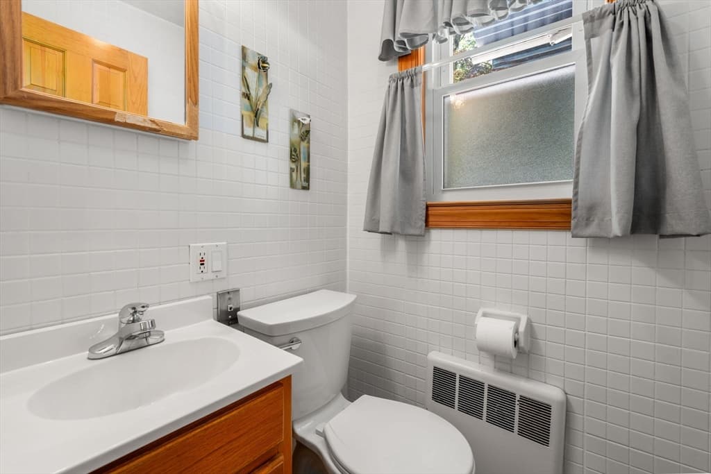 Single Family Residence at 105 Pine Ridge Rd, Medford MA 02155, Medford, photo 10 of 23