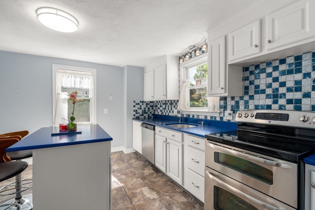 Single Family Residence at 105 Pine Ridge Rd, Medford MA 02155, Medford, photo 4 of 23