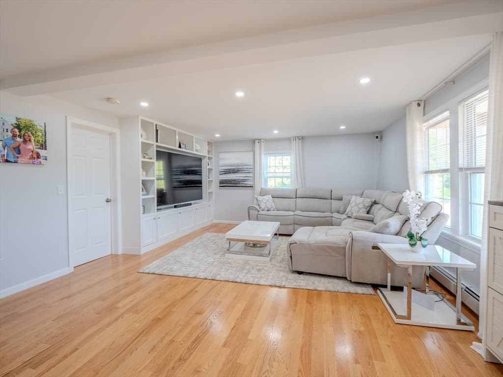 1 Dolge Ct, Oxford MA 01540 photo 4