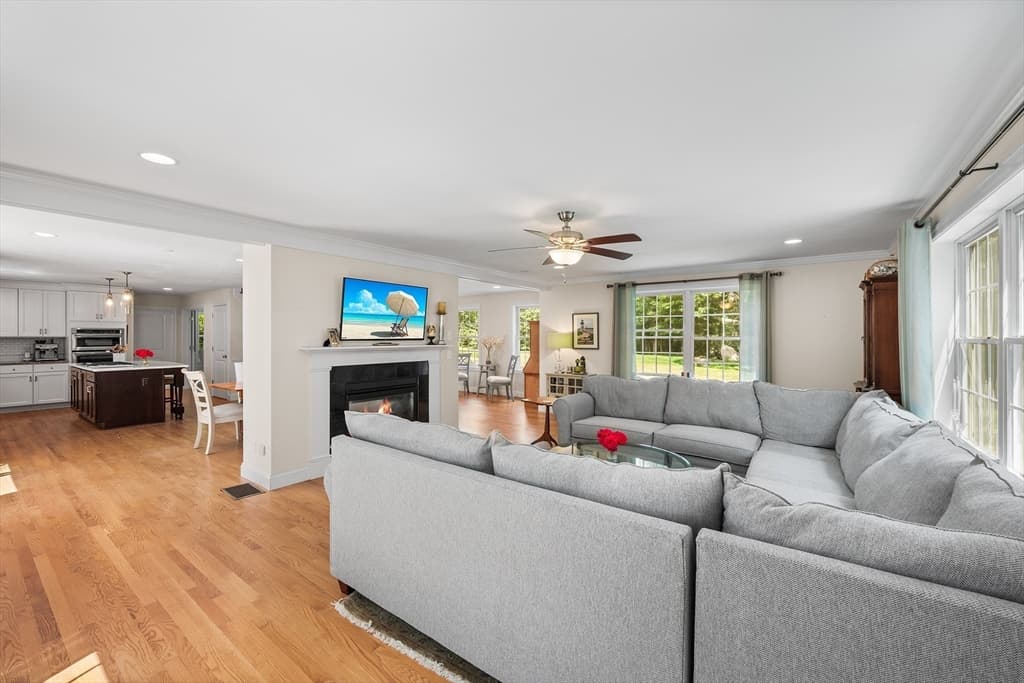 Single Family Residence at 169 High Plain Rd, Andover MA 01810, photo 8 of 40