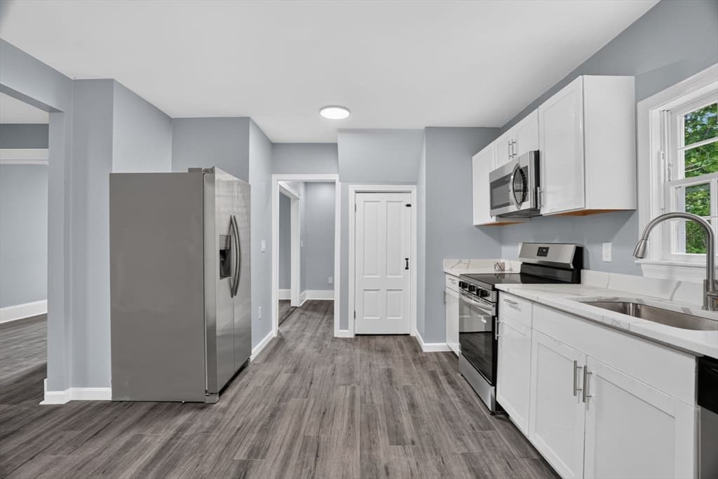 Single Family Residence at 3 Birch Ave, Plymouth MA 02360, Plymouth, photo 5 of 24
