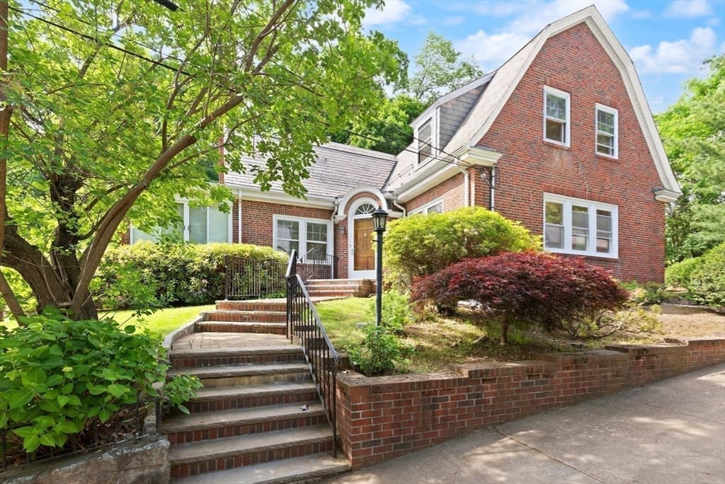 35 Arden Road, Watertown MA 02472