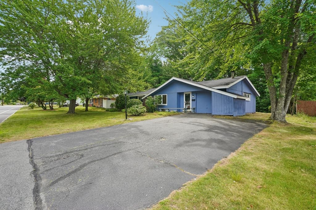 237 Hovenden Ave, Brockton MA 02302 photo 22