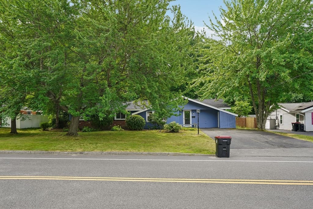 237 Hovenden Ave, Brockton MA 02302