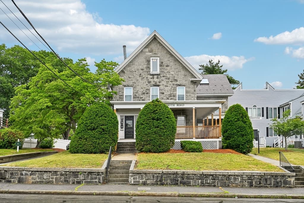 325 Mammoth Rd # 3, Lowell MA 01854