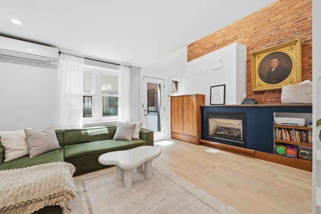 15 Cazenove St # 1, Boston MA 02116 photo 2