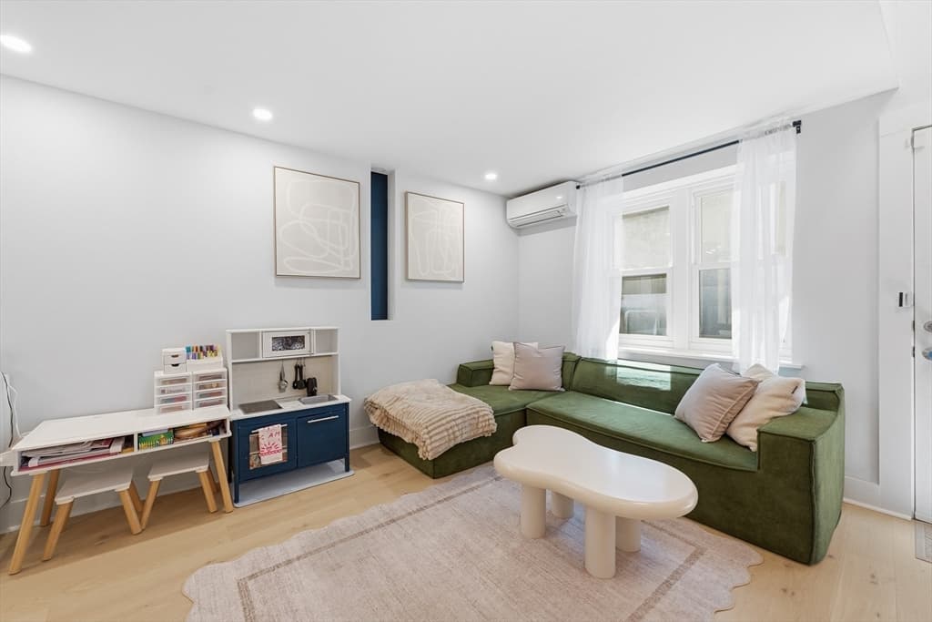 15 Cazenove St # 1, Boston MA 02116 photo 6