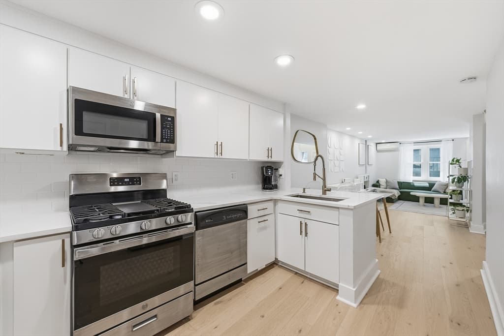 15 Cazenove St # 1, Boston MA 02116 photo 9