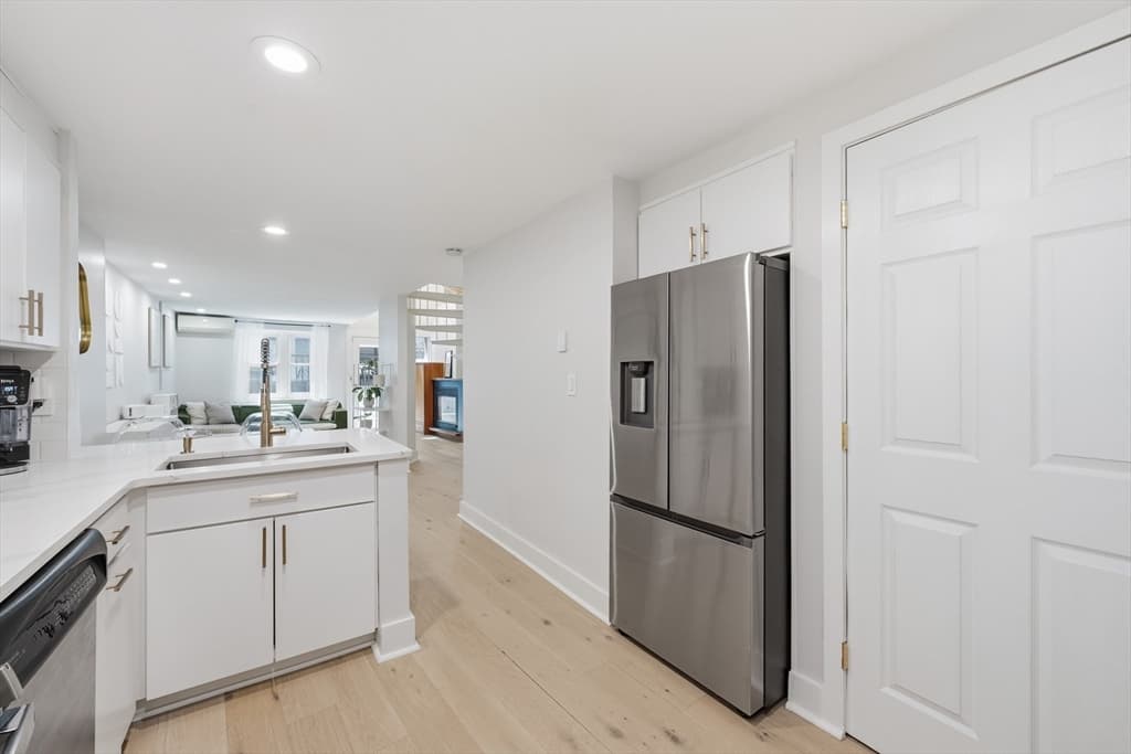 15 Cazenove St # 1, Boston MA 02116 photo 10