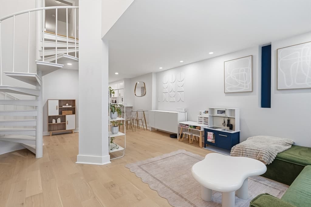15 Cazenove St # 1, Boston MA 02116 photo 4